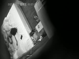 2022-11-11流出酒店钟点房摄像头偷拍长毛哥约少妇黄狗射尿侧入式