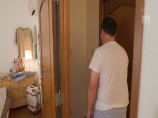 MIDV-281 亲の再婚でできたお兄ちゃんと子供部屋が相部屋に！両?